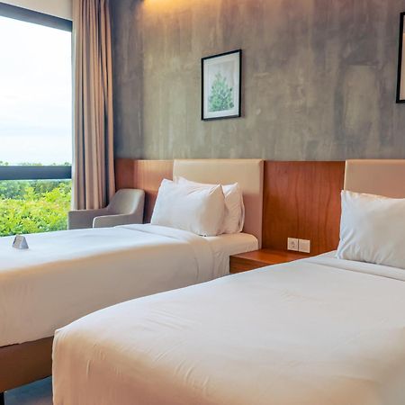 Kambaniru Beach Hotel And Resort Waingapu Kültér fotó