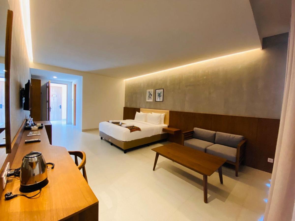 Kambaniru Beach Hotel And Resort Waingapu Kültér fotó